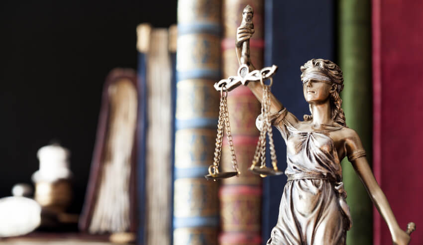 litigation funding, scales of justice